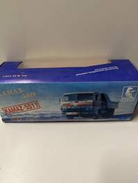 Neuvostoajan metalliauto 1/43 mitoissa. Edelleen alkuperäispakkauksessa.