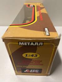 Neuvostoajan metalliauto 1/43 mitoissa. Edelleen alkuperäispakkauksessa.