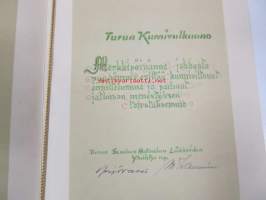 Autoalan Keskusliitto ry. Onnitteluadressi Turun Kumivalkaamolle 15.5.1956