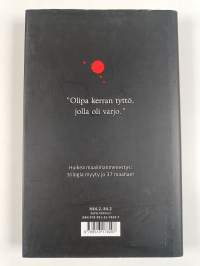 Musta kuin eebenpuu