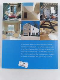 Country : from simple, elegant interiors to pastoral and rustic homes