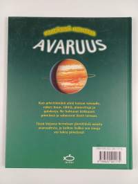 Pimeässä hohtava avaruus