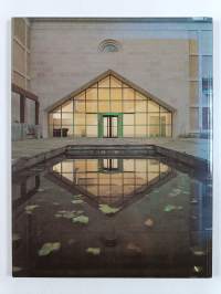 The Clore Gallery : an illustrated account of the new building for the Turner Collection