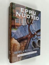 Hopeamedaljonki