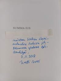 Summa Ius : Philosophical Treatise on the Foundations and Elements of Law (signeerattu, tekijän omiste)