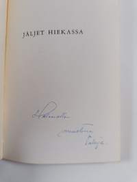Jäljet hiekassa (tekijän omiste)