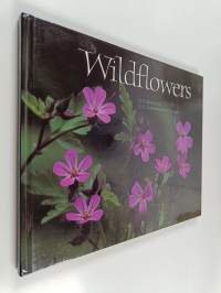 WildFlowers : A Collection of U.S. Commemorative Stamps