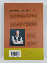 Automiesten kylä : pienoisromaani