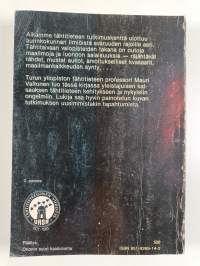 Maailmankaikkeutta tutkimassa