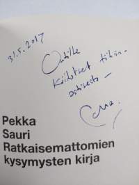 Ratkaisemattomien kysymysten kirja (signeerattu, tekijän omiste)