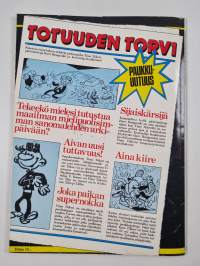 Eläimellistä menoa : Timo Tiikerin seikkailuja sanomalehden toimituksessa