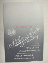 Viiksi, Atelier Apollo, Helsinki -valokuva