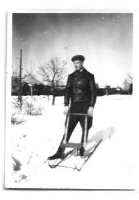 Jorma ja potkukelkka    - valokuva