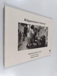 Riippumaton salonki : Kahvila Musta Maija = Café Black Maija