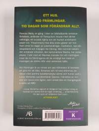Nio främlingar
