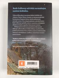Siniviittainen nainen