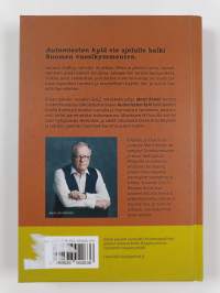 Automiesten kylä : pienoisromaani