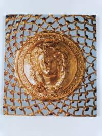 Ancient Gold Jewellery - Altes Museum ; a Selection from the Permanent Exhibition