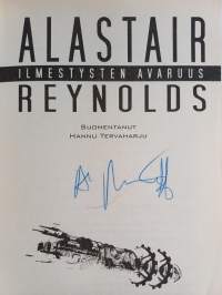 Ilmestysten avaruus (signeerattu)