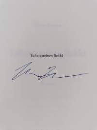 Tuhatasteinen liekki : runoja (signeerattu)