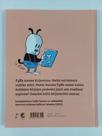 Fyffe käy kirjastossa