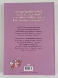 Tympeät tytöt : aikuistumisriittejä