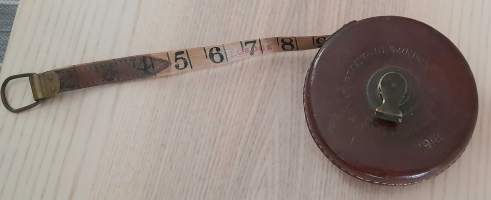 WW1 (1918) British Army /| Leather Bound Tape Measure 1918 sodanaikainen rullamitta