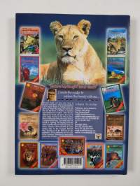 The Tourist Travel &amp; Field Guide of the Serengeti