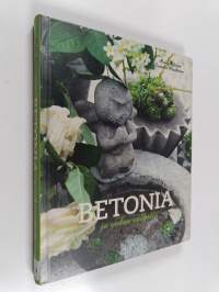 Betonia ja veden välkettä
