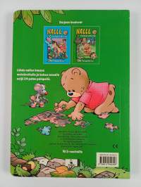 Nalle metsäretkellä : palapelikirja