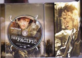 DVD Boksi - The Pacific (6-DVD) metallirasiassa. Tekstit suomi, ruotsi, englanti