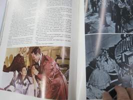 The Story of Gone With The Wind (Tuulen Viemää) - Now in 70 mm 6-Track stereo, elokuvan uusintakiertueen 1967 esittelykirjanen ammattilaisille, leimattu &quot;Iso-Hannu&quot;
