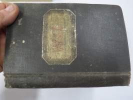 Ins. Kem. W.L. kemian alan saksalaisen insinöörin muistikirja nahanvärjäyksestä ja aineista, ollut 1920 ja 30-luvuilla töissä Hämeenlinna ja Uusikaupunki...