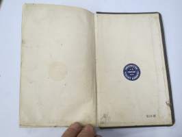 Ins. Kem. W.L. kemian alan saksalaisen insinöörin muistikirja nahanvärjäyksestä ja aineista, ollut 1920 ja 30-luvuilla töissä Hämeenlinna ja Uusikaupunki...