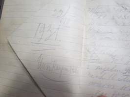 Ins. Kem. W.L. kemian alan saksalaisen insinöörin muistikirja nahanvärjäyksestä ja aineista, ollut 1920 ja 30-luvuilla töissä Hämeenlinna ja Uusikaupunki...