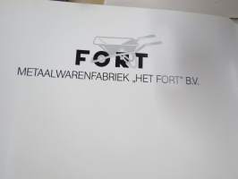 Fort Metaalwarenfabriek &quot;Het Fort&quot; B.V. -tuoteluettelo / esitekansio, kottikärryjä
