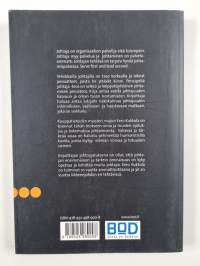 Peruspeliä johtaja! Peruspeliä! : johtaminen on palveluammatti (signeerattu, tekijän omiste)