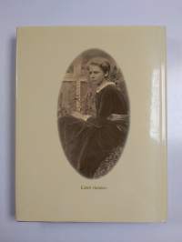 Nuoren naisen päiväkirja luonnontapahtumista 1906 : faksimilelaitos luonnonharrastajan päiväkirjasta vuodelta 1906 : Edith Holden esitti sanoin ja maalauksin Engl...
