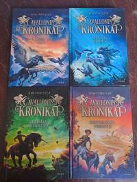 Cavallonin Kronikat 1-4 : Pegasosten viha; Merten kirous; Ihmisten salaisuus; Kentaurien perintö
