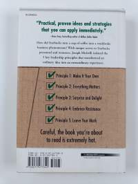The Starbucks experience : 5 principles for turning ordinary into extraordinary (signeerattu)