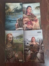 Metsän ja meren suku 1-4: Itämeren Auri; Linnavuorin Tuuli; Kaukosaarten Aino; Jäävuonon Ruusu;