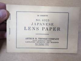 50 sheets nr 6325 Japanese lenspaper / M. Havulinna Oy:n maahantuomaa  Arthur H. Thomas Co erikospaperia laboratoriokäyttöön -vihko (50 arkkia)