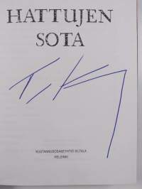Hattujen sota (signeerattu)