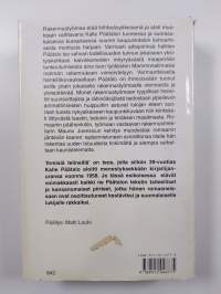 Ihmisiä telineillä