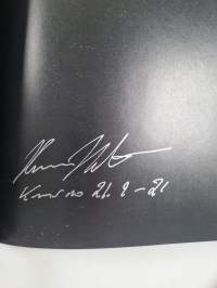 Sata parasta (signeerattu)