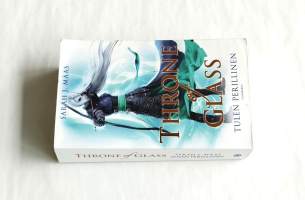 Throne of glass - Tulen perillinen