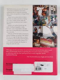 Naked fashion : the new sustainable fashion revolution - New sustainable fashion revolution (signeerattu)