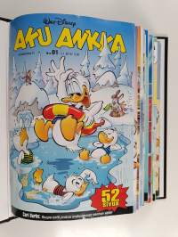 Aku Ankka vuosikerta 2018 + joulumanteli