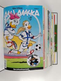 Aku Ankka vuosikerta 2022 + joulumanteli (no 22-23 puuttuu)