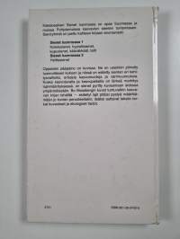 Sienet luonnossa 1-2 : Kotelosienet, hyytelösienet, kupusienet, kääväkkäät, tatit ; Helttasienet